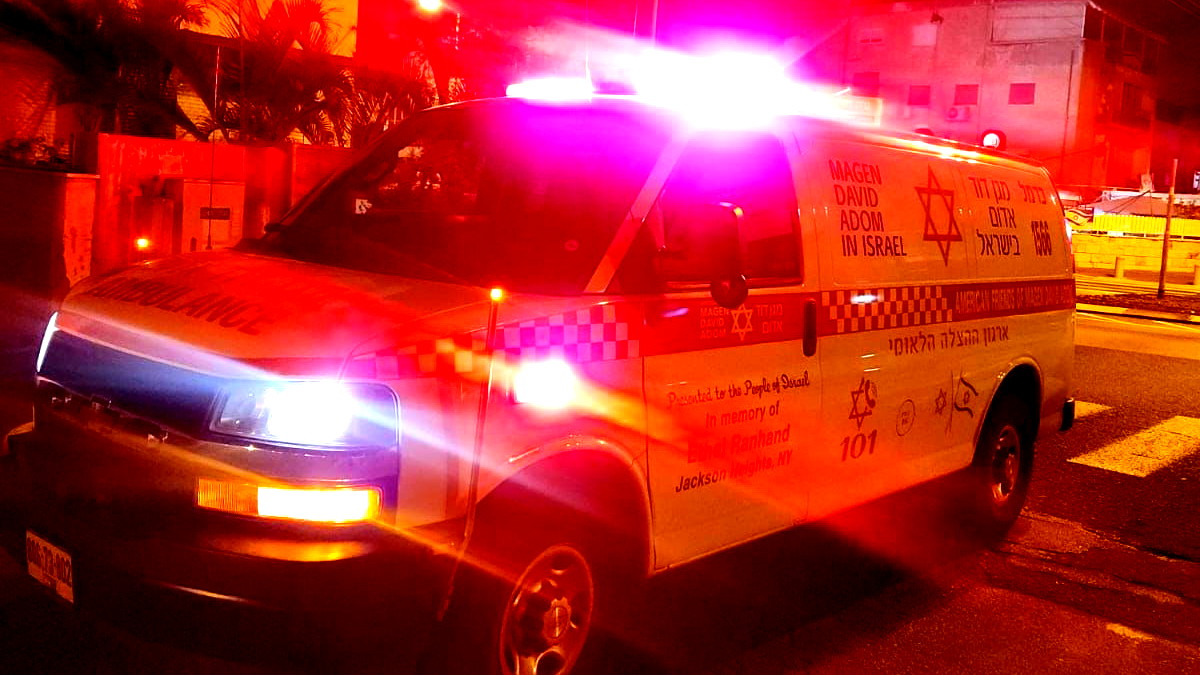 إصابة شابين أحدهما (24 عامًا) بحالة خطيرة من جرّاء حادث طرق وقع اللّيلة الماضية في منطقة الكرمل