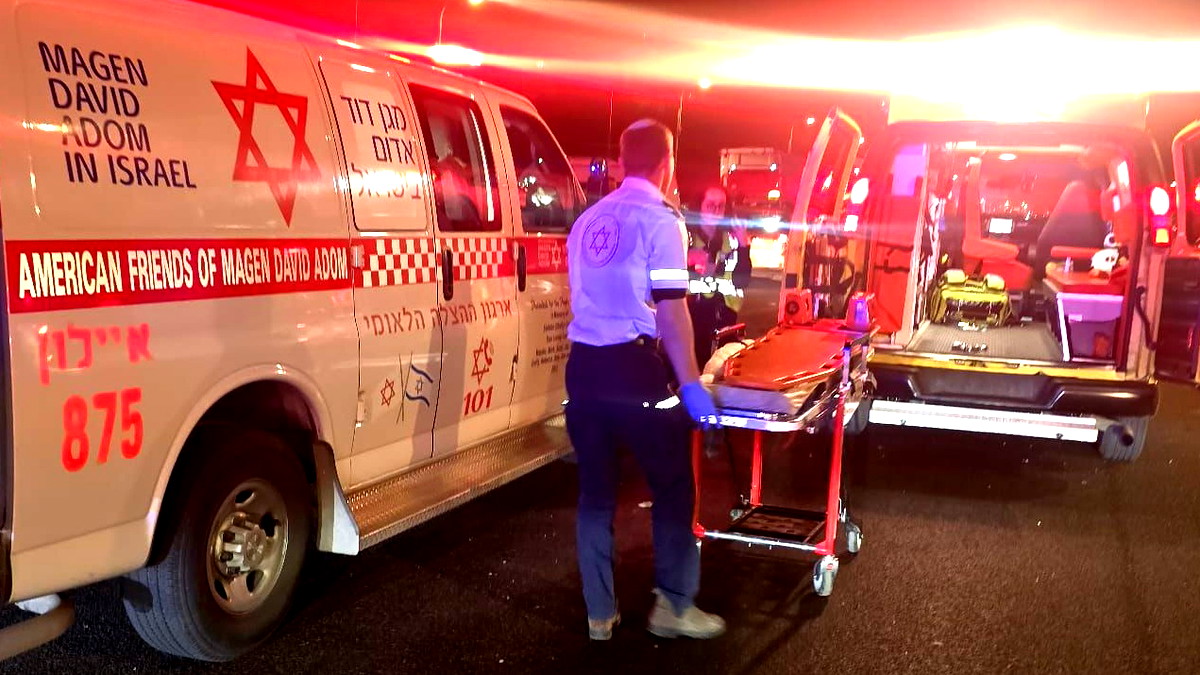 الطيبة: إصابة فتى بجروح خطيرة بحادث دراجة كهربائية على شارع 444