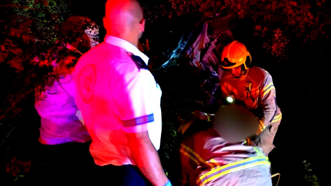 إصابة قاصر (17 عامًا) بجراح خطيرة إثر حادث طرق على شارع 77