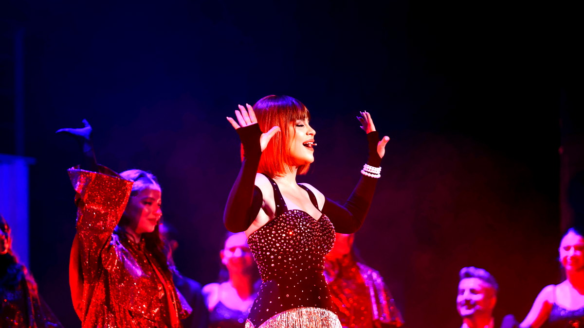 "كلّو مسموح" الى "مهرجانات بيت الدين" - منى الشاذلي ووفاء الكيلاني تدعمان كارول سماحة بحضور وزير الإعلام اللبناني