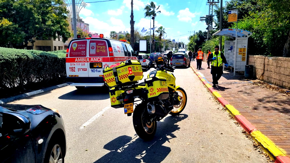 إصابة متوسّطة لشاب (40 عامًا) إثر حادث طرق وقع بين مركبتين على شارع 6513 بالقرب من بلدة عرعرة