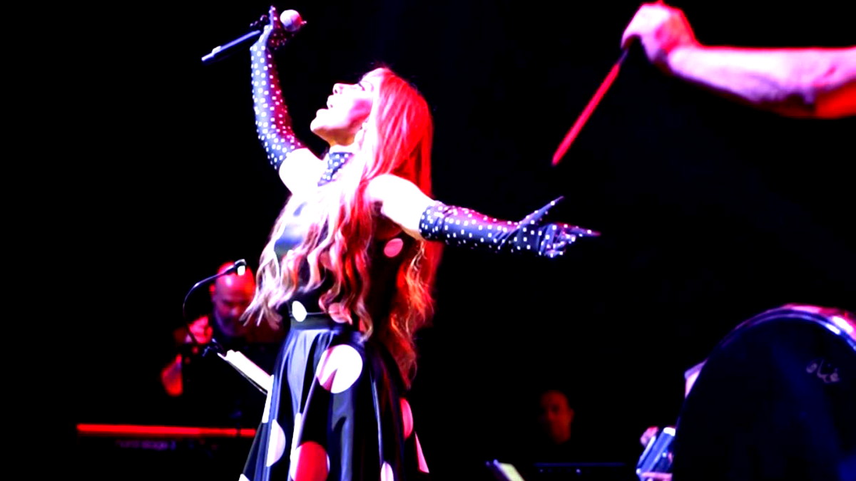 نجوى كرم تخطف الأضواء في حفل قبرص وتستعد لأمسية إسطنبول