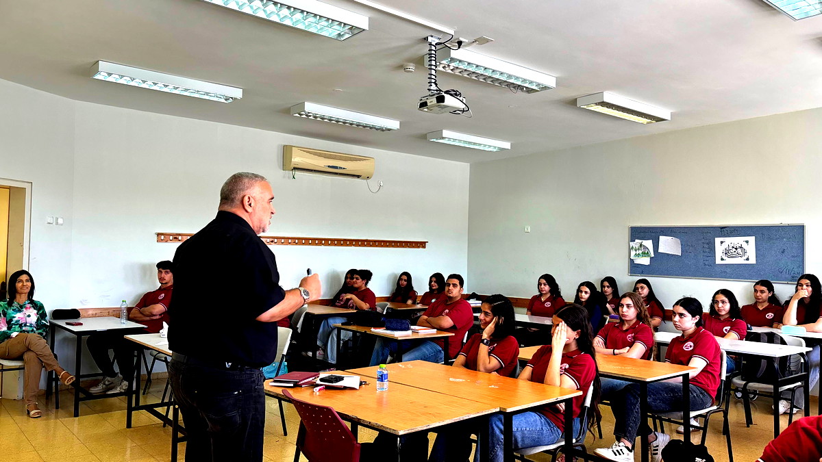 الاتحاد العام للكتاب الفلسطينيين الكرمل 48 يشارك مدرسة كوكب أبو الهيجاء الشاملة في إحياء يوم اللّغة العربية