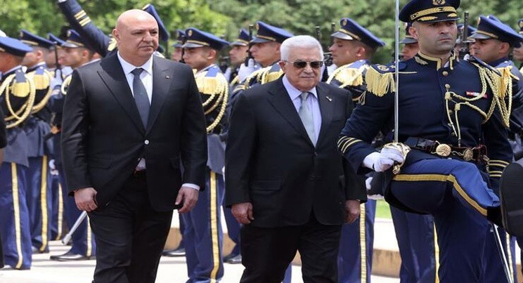 "ضيوف مؤقتون".. عباس من بيروت: الفلسطينيون في لبنان لن يكون لديهم أي نشاط خارج قانون الدولة والشرعية
