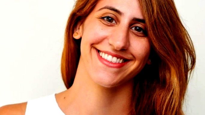 سالي عبد: "إرضاء للمتطرفين، رئيس بلدية حيفا فصلنا من الاتئلاف، لكننا لن نسكت ولن نتوقف"