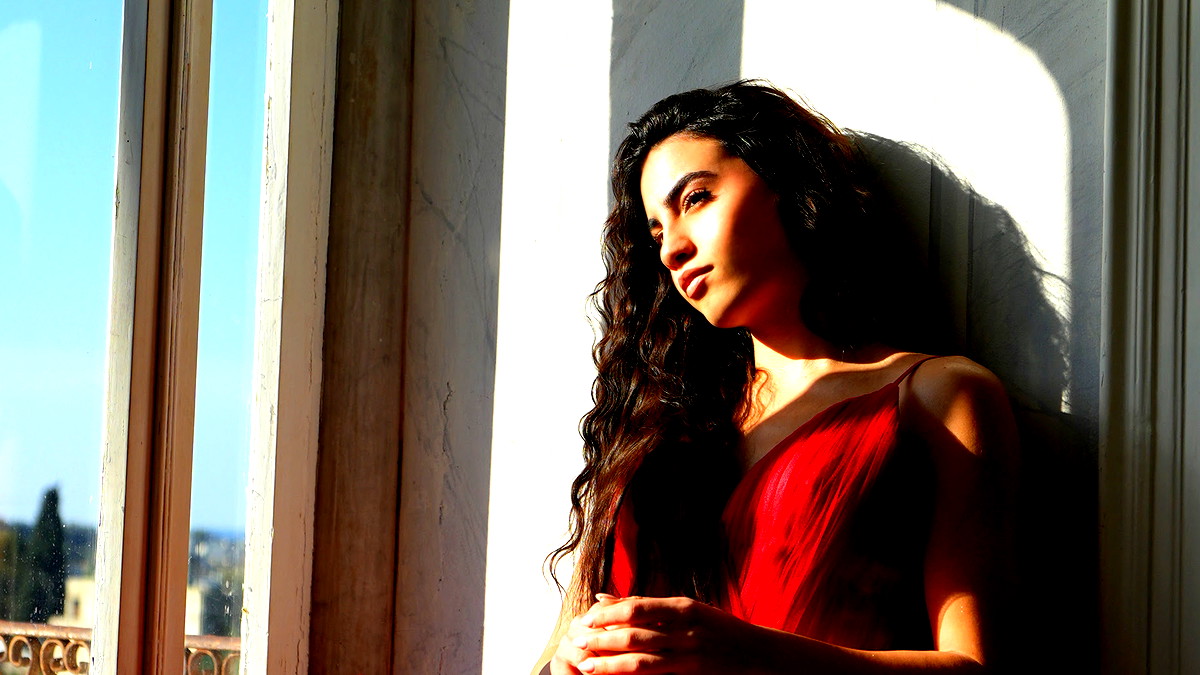 خطوة جريئة... لين حايك تطرح 3 أغنيات جديدة دفعة واحدة!