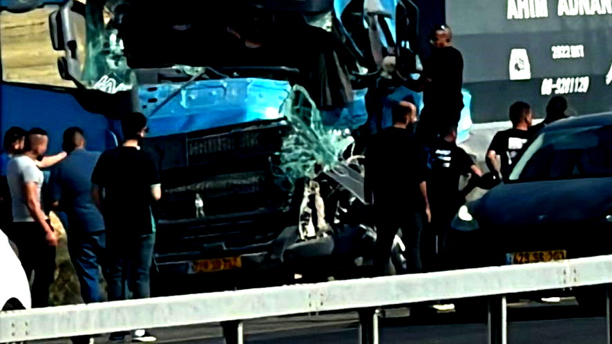 جنوب البلاد: إصابة رجل (45 عامًا) بجراح متوسطة جرّاء حادث سير  على شارع 6