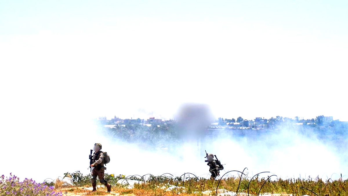 الجيش الإسرائيلي يشن غارات مكثفة ويستهدف منصة إطلاق صواريخ شمال غزة