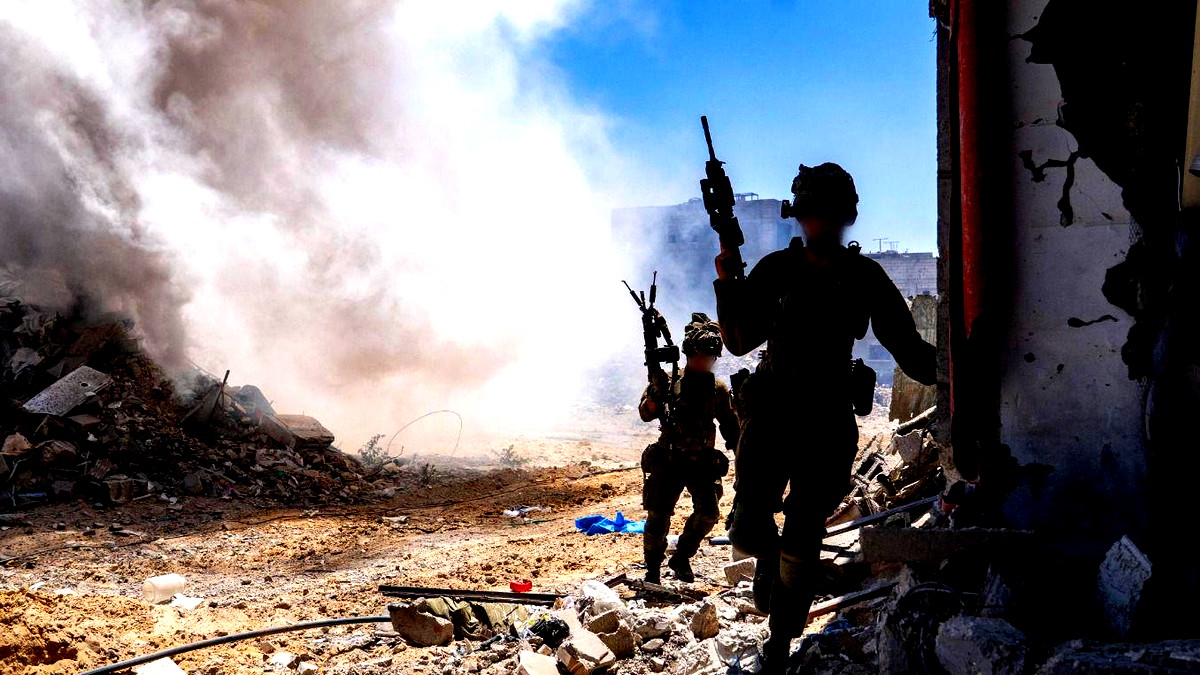 الجيش الإسرائيلي يستدعي جميع ألوية المشاة والمدرعات إلى غزة تمهيدا لتوسيع الهجوم البري