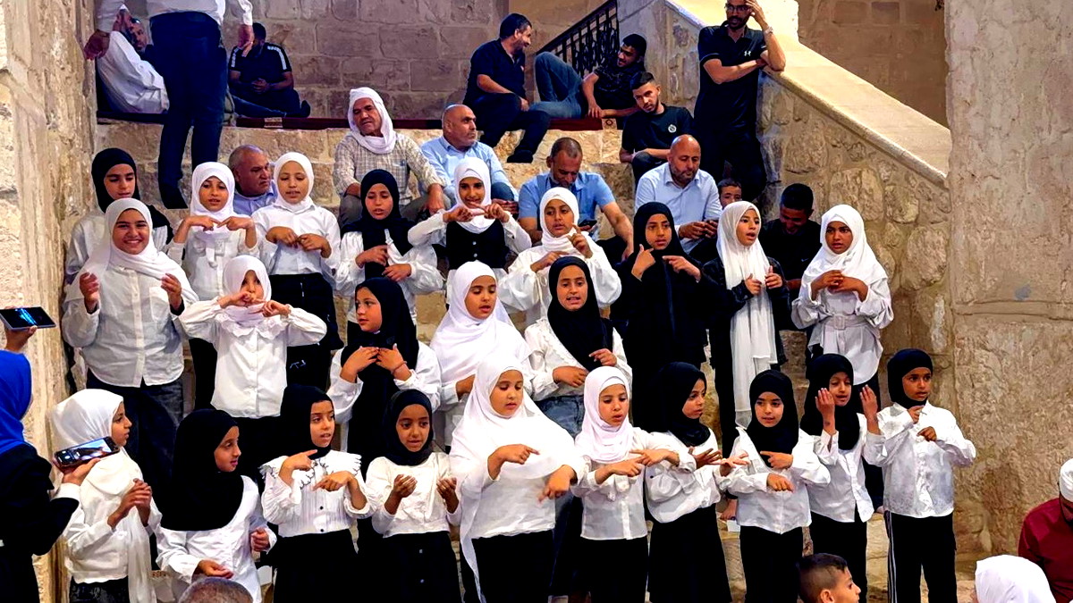 مؤسسة الفرقان – فرع عرعرة النقب تكرم 300 طالب وأسرهم برحلة إيمانية إلى المسجد الأقصى وتوزيع جوائز مسابقة "قرآني حياتي" 