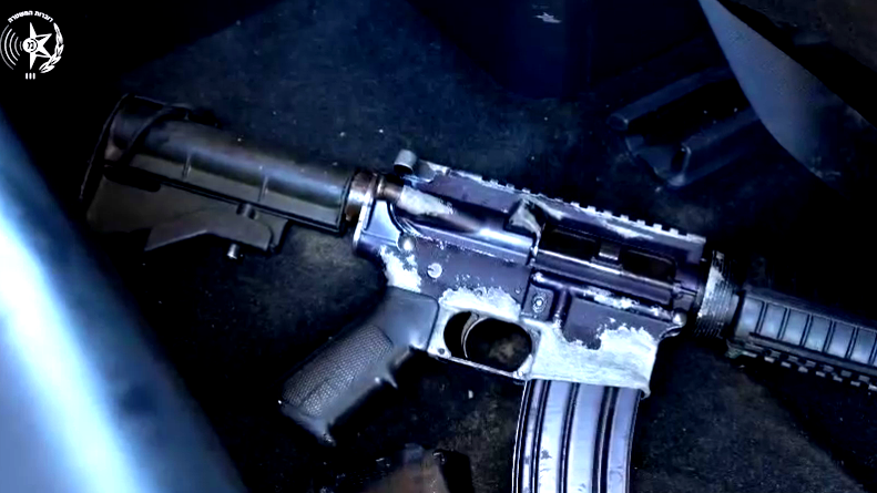 فيديو: اعتقال خلية مسلحة من الجواريش بعد مطاردة للشرطة 