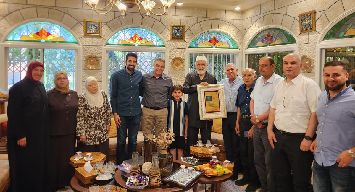 "إثر فحماوي" تواصل زياراتها الميدانية: تحية شكر وتقدير لصناديق المنح الداعمة لمسيرة طلابنا الجامعيين