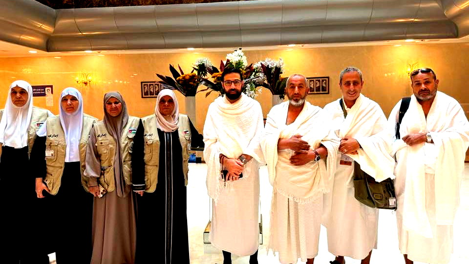 حجاج بيت الله الحرام يغادرون من المدينة المنورة  إلى مكة المكرمة 