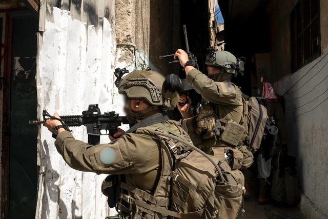 مصادر فلسطينية: ارتقاء شاب (20 عامًا) برصاص الجيش الإسرائيليّ عقب اقتحام مدينة أريحا اللّيلة الماضية
