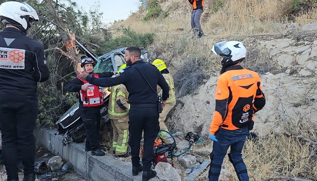 مصرع شابين اثر انقلاب سيارة على شارع 1 قرب مدينة القدس