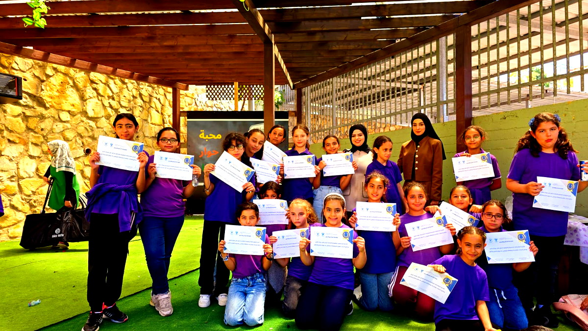 قسم الشبيبة المركز الجماهيري أم الفحم يختتم دورات "تحديات" في مدرسة الأقواس بحفل احتفائي مميز