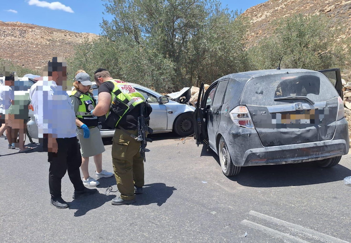 منطقة القدس: 5 إصابات بينهم طفلة (5 أعوام) بحالة حرجة جرّاء تعرضهم لحادث سير مروع على شارع 3670