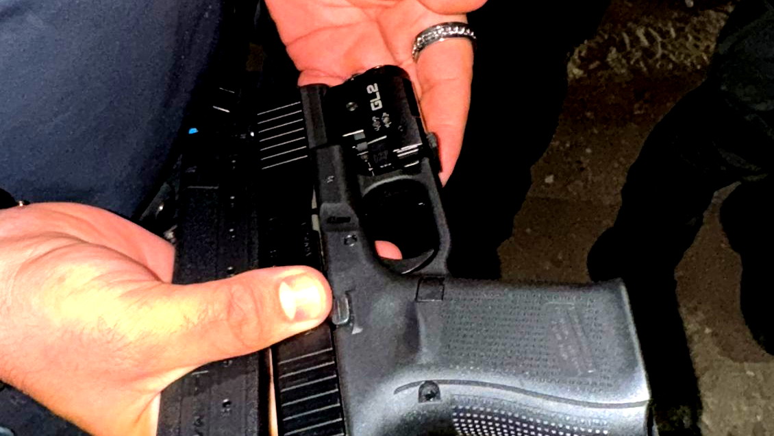 حملة ميدانية لإحباط الجريمة والعنف في المجتمع العربي: ضبط مسدس "غلوك" وذخيرة واعتقال مشتبه به من اللد