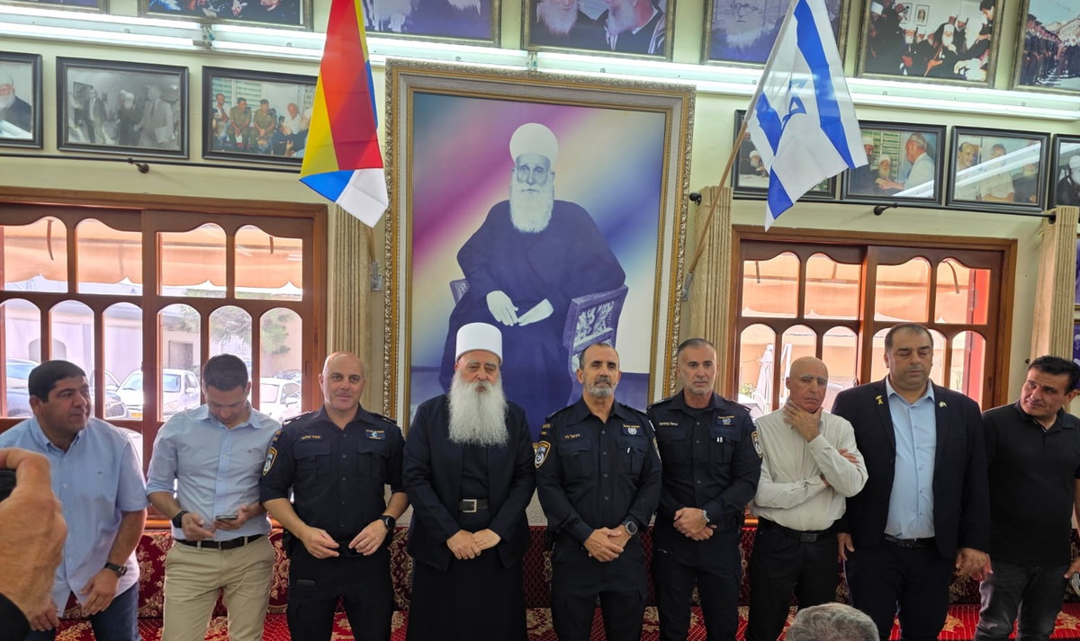 المفتّش العام للشرطة داني ليفي يزور الشيخ موفق طريف في بيته ويهنئ الدروز بعيد الأضحى