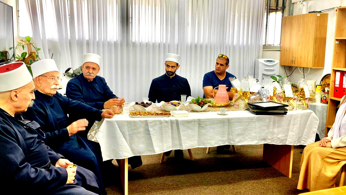 محاضرات روحانية اجتماعية في مدرسة السبيل على أسم الراحل قاسم رفعات حلبي