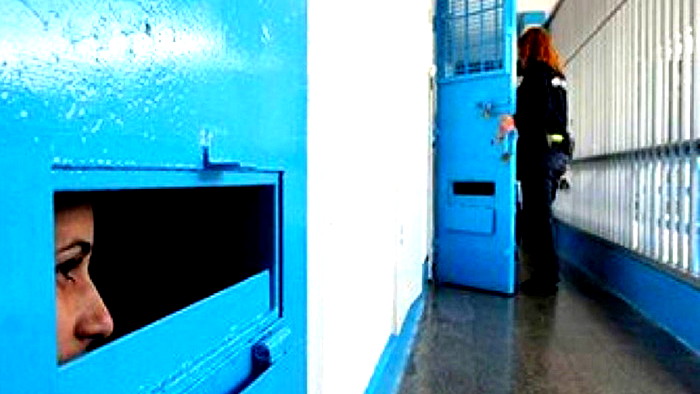  جندي احتياط إسرائيلي يكشف خبايا معتقل سدي تيمان:معتقل تعذيب سادي