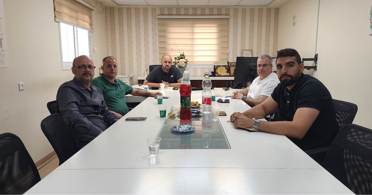 بلدية باقة الغربية تبحث تفاقم ظاهرة الحيوانات الضالة وتُطلق خطة عمل شاملة