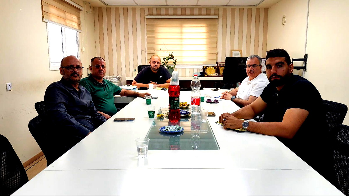 بلدية باقة الغربية تبحث تفاقم ظاهرة الحيوانات الضالة وتُطلق خطة عمل شاملة