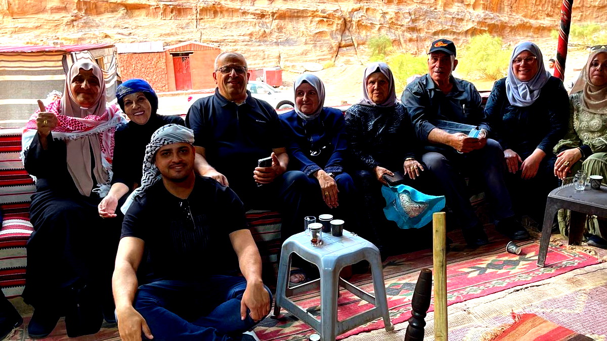 جمعية السلام للمسنين ام الفحم تنظم رحلة استجمام لمسني ومسنات الجمعية الى مدينة العقبة