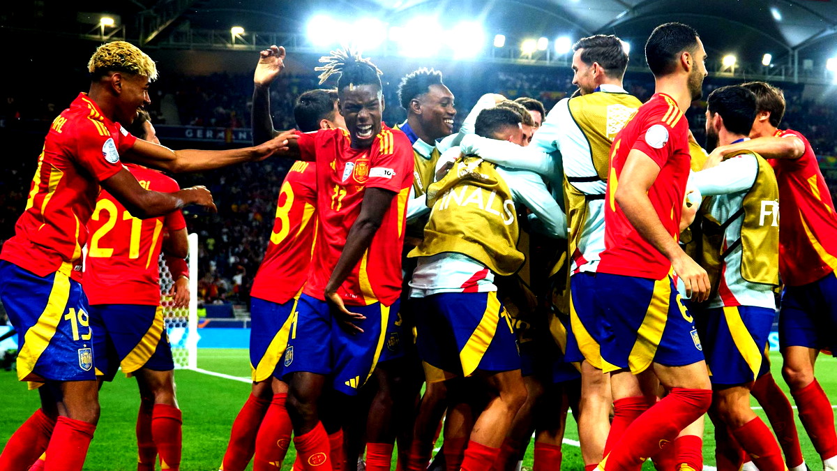 إسبانيا تنجو من صحوة فرنسا وتبلغ نهائي دوري الأمم الأوروبية