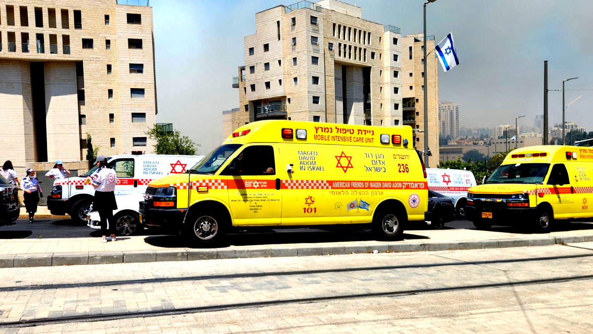 في ظلّ الأجواء الجافة| اندلاع حريق هائل في منطقة القدس... لم يُبلغ عن إصابات حتّى اللّحظة 