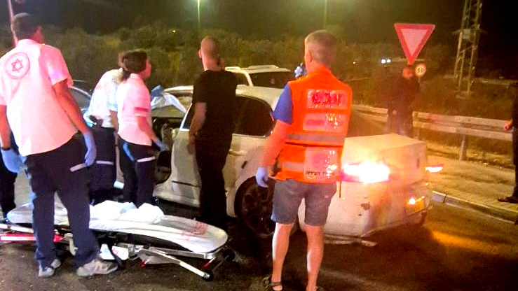 اصابة 11 شخصًا بجراح متفاوتة اثر حادث طرق قرب مفرق جولاني