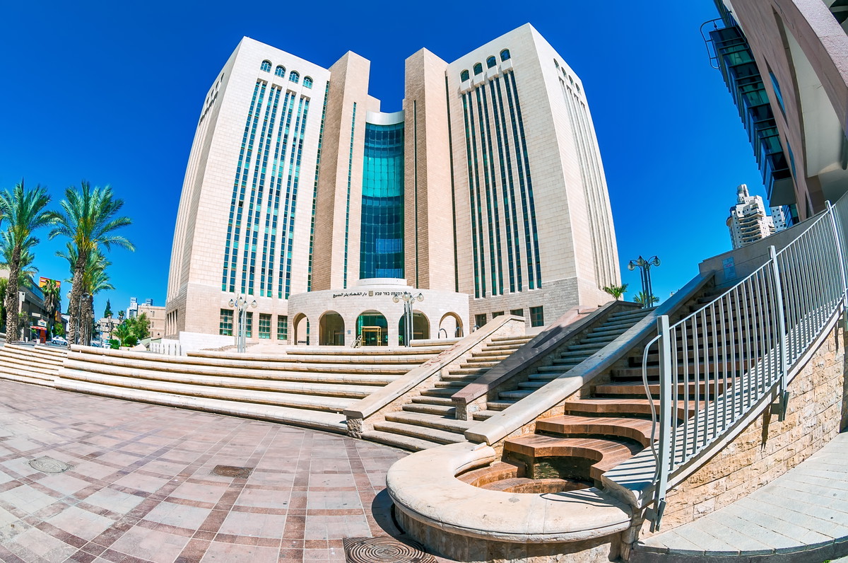في بيان صادر عن النيابة العامة: مركزية بئر السبع تقرر تأجيل تنفيذ أوامر إخلاء المتعدين على أراضي الدولة... لا يُمنح إلا في حالات استثنائية