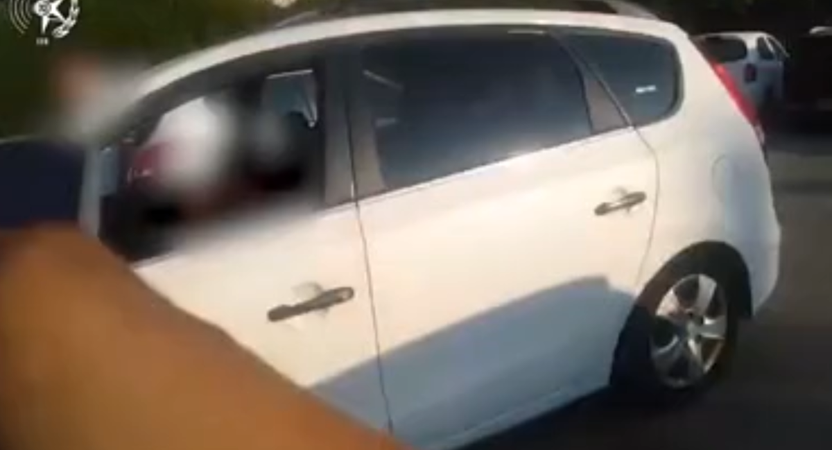 اللد:ضبط طفل (11 عاما) يقود سيارة في شوارع المدينة معرضا حياة المواطنين للخطر