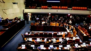 إعلان عبري: أحزاب المعارضة تتوافق على تقديم مشروع قانون لحل الكنيست اليوم