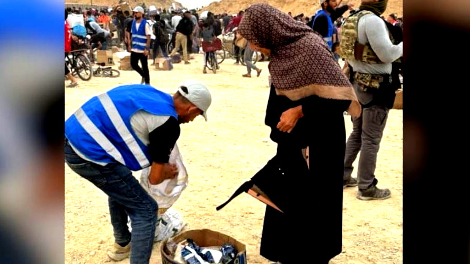 غزة: مقتل 5 فلسطينيين من موظفي صندوق الإغاثة بتفجير حافلة