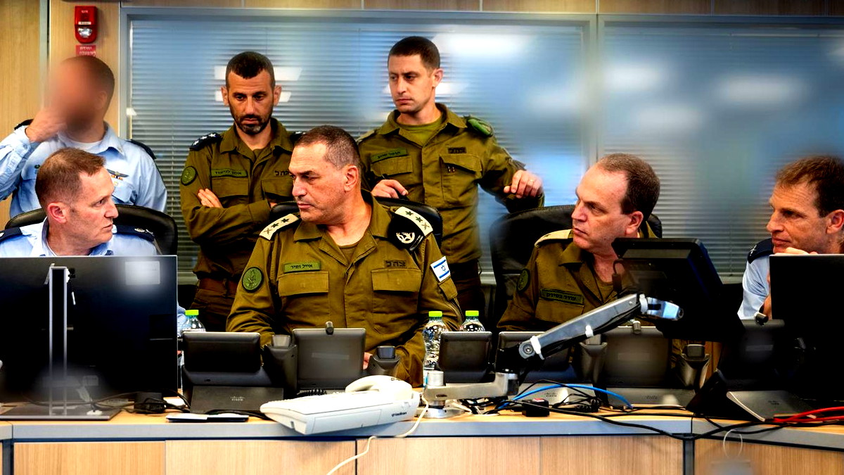 رئيس الأركان الاسرائيلي: بدأنا الهجوم لأن الساعة قد حانت، لقد وصلنا إلى نقطة اللاعودة. لا يمكننا الانتظار لوقت آخر للعمل، ليس لدينا خيار