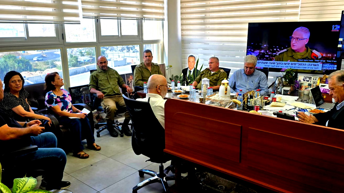 بلدية الناصرة تعقد جلسة طارئة وتعلن سلسلة إجراءات وقائية لحماية المواطنين