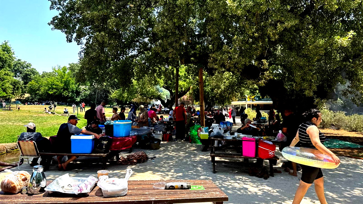 حالة الطقس :  بقاء الأجواء حارة نسبياً إلى حارة في كافة المناطق