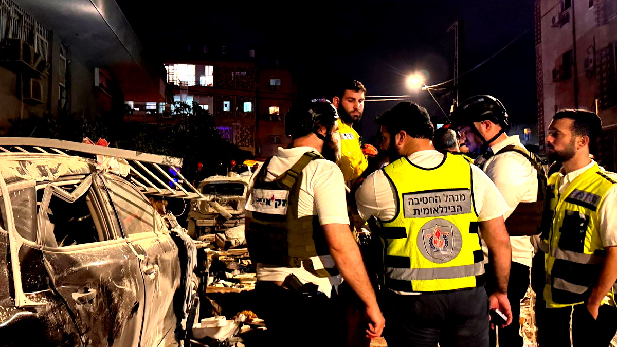 بات يام: ارتفاع ضحايا الصاروخ الإيراني إلى 9 بعد العثور على جثتين تحت الأنقاض