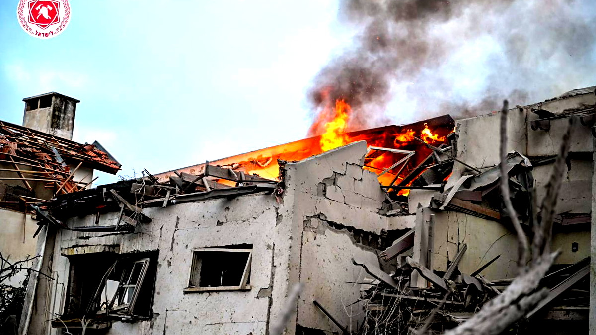 العثور على 4 من المفقودين الـ7 في بات يام والبحث متواصل عن الباقين