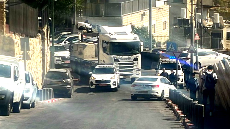 جمعية حقوق المواطن: آلاف السكان في أحياء القدس خلف الجدار دون حماية – ونطالب بتركيب ملاجئ فوريًا