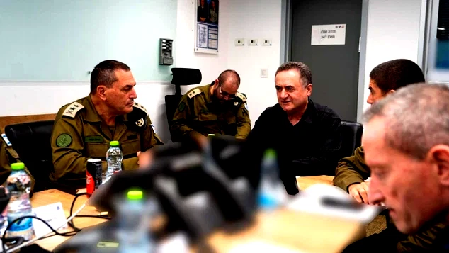 إسرائيل تعلن ضرب أشهر سجون إيران.. ومقرات الأمن الداخلي للحرس الثوري الايراني