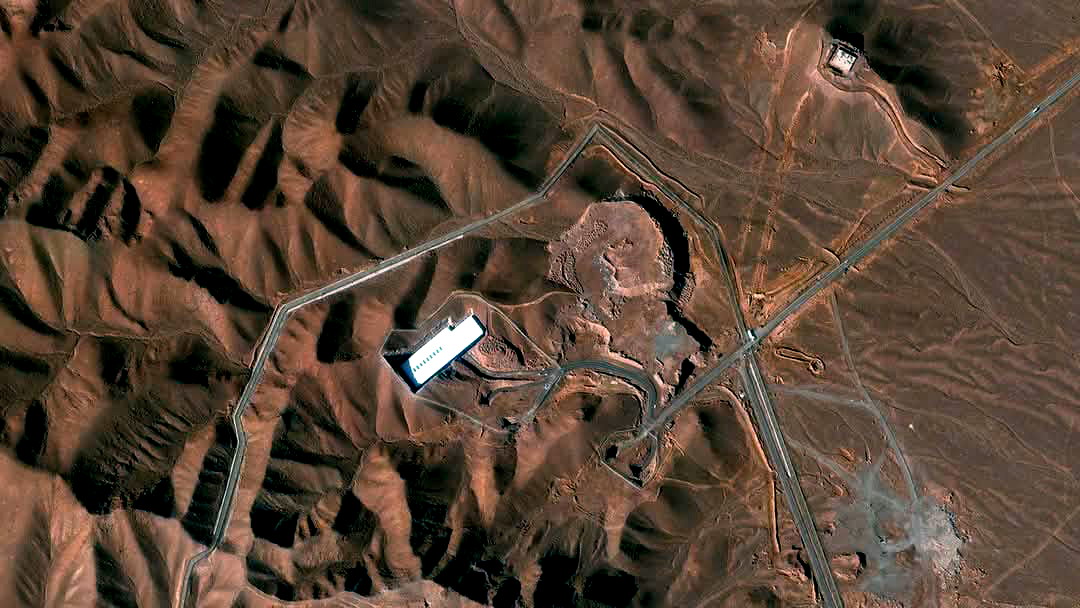 رئيس حزب شاس، أرييه درعي ينفي تصريحات ترامب: "لم يزر أحدٌ منشأة فوردو بعد".