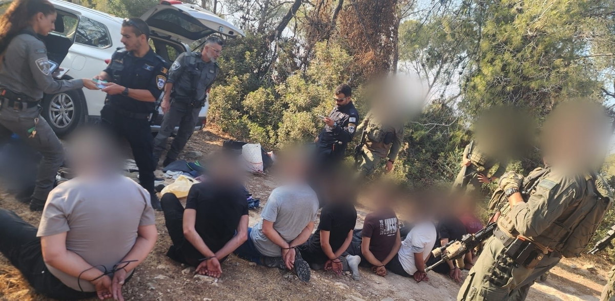 اعتقال سائق من الناصرة و7 عمال من الضفة بشبهة الإقامة بدون تصاريح