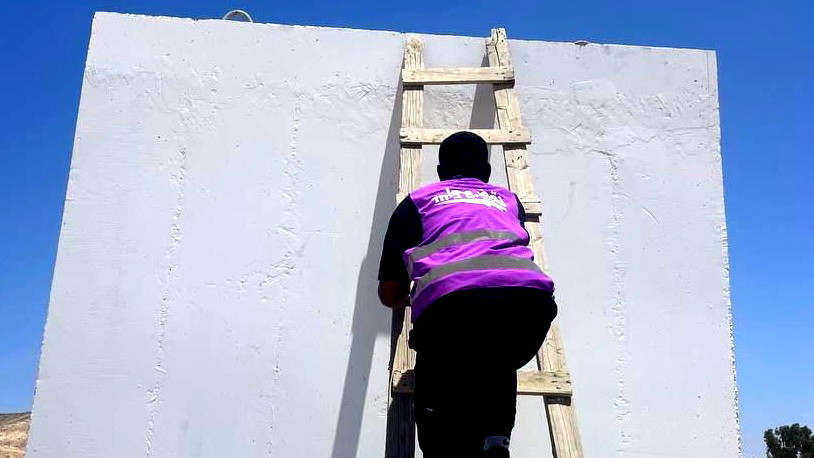 نقف معًا مستمر في حملة توفير الملاجئ للقرى غير المعترف بها واليوم وصلت الملاجئ لـ4 قرى