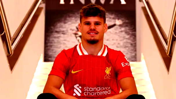 ليفربول يضمّ الظهير الأيسر المجري ميلوش كيركيز من بورنموث