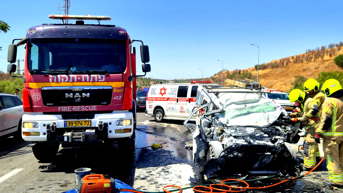 منطقة المركز: مصرع سائق مركبة جرّاء حادث تصادم مع حافة على شارع 444 بالقرب من موديعين