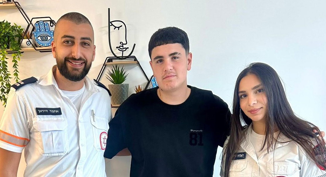 داليا فريحات وأحمد زيدان انقذا شابا ووالده في حيفا بعد إصابتهما بجراح خطيرة بصاروخ إيراني 