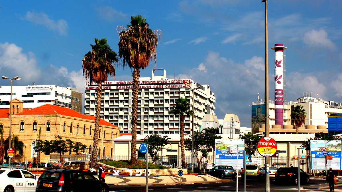 إصابة شخصين بجروح متوسّطة من جرّاء انقلاب مركبة على شارع 2 في منطقة حيفا