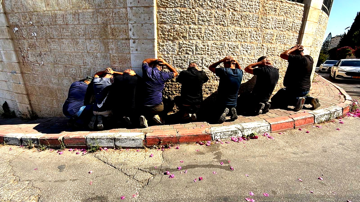 أنباء تتحدث عن عودة العمال الفلسطينيين الى عملهم في اسرائيل - نقابة معا: يُنصح بانتظار صدور إعلانات رسمية